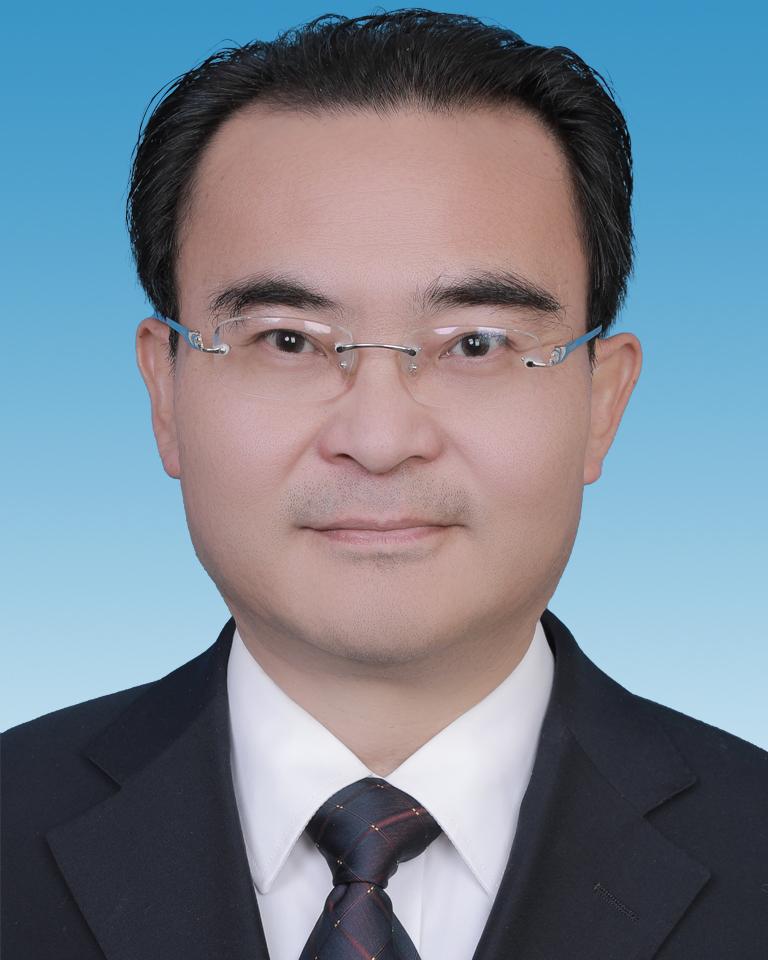 曹春江：党委委员、副总经理